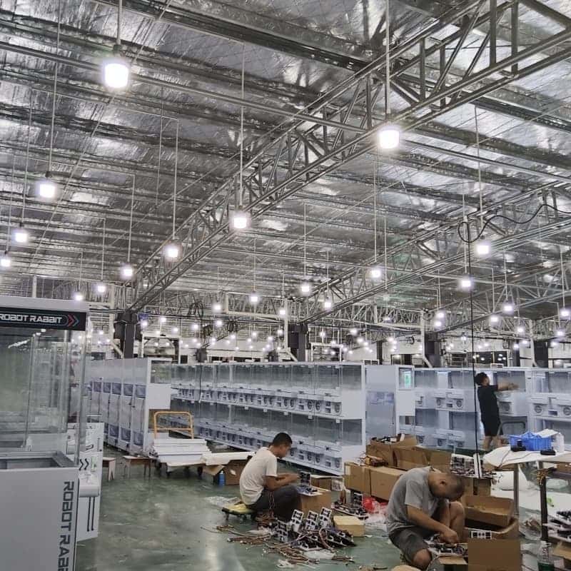 High-Quality Claw Machines from Guangzhou Panyu: Partner with Fanhong Animation for Your Arcade Busi