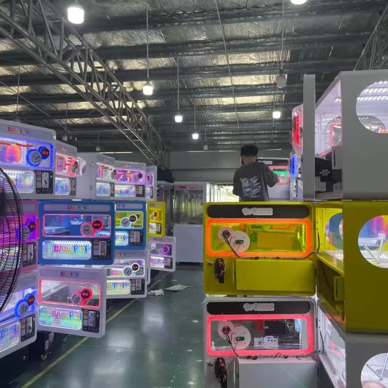 Claw Machine vs Caps···