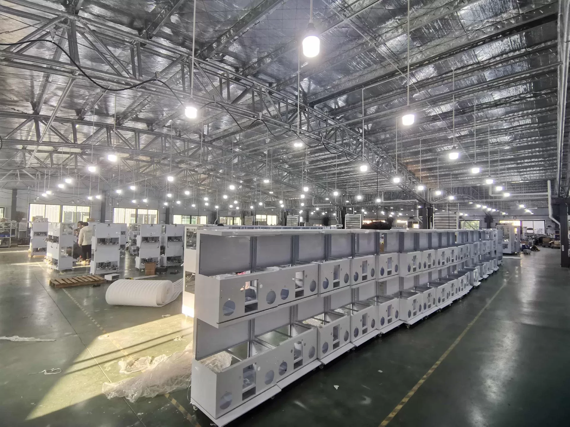 1784109380744473.jpg OEM custom claw machine manufacturing