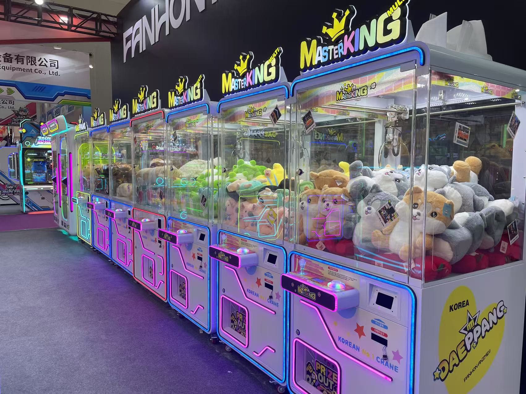 MASTERKING Claw Machine:Top-Rated Arcade Claw Crane Machine for Entertainment Business