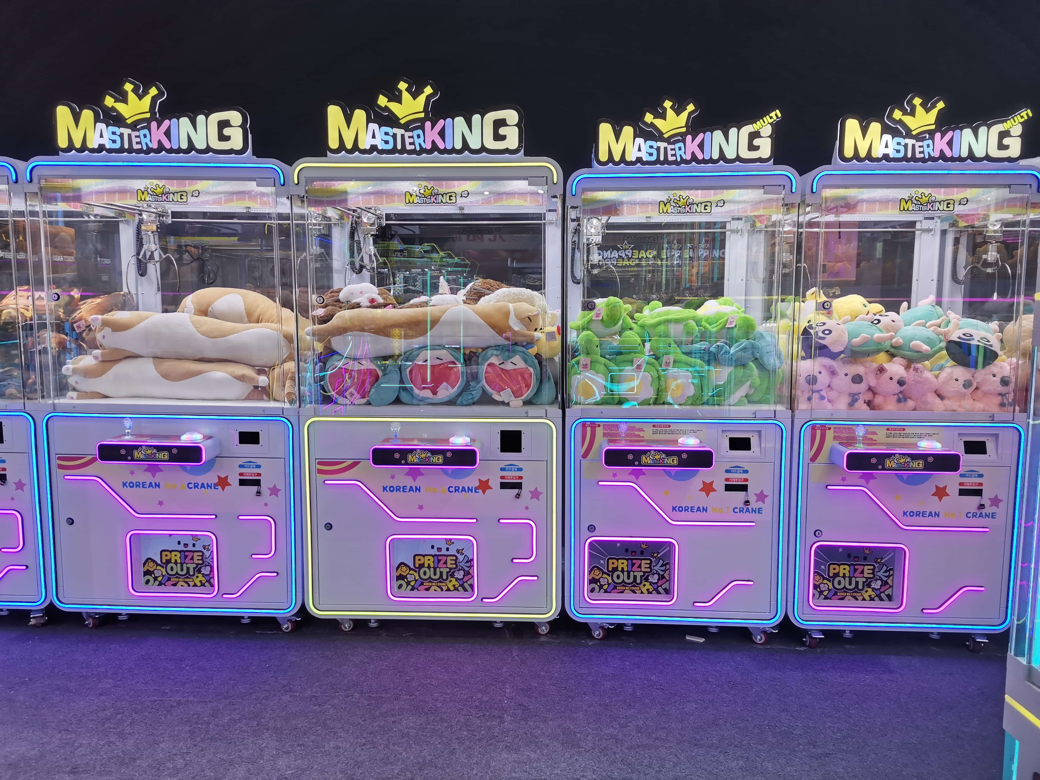 MASTERKING Claw Machine:Top-Rated Arcade Claw Crane Machine for Entertainment Business