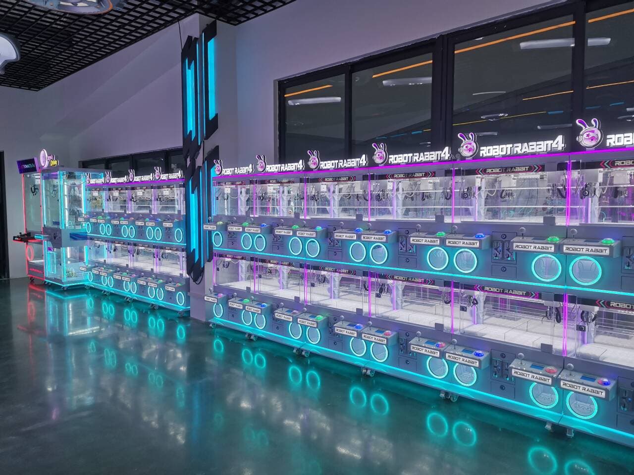 INTERSTELLAR RABBIT 4 Claw Machine: Fun & Durable Toy Claw Machine for Arcades, Malls & Events