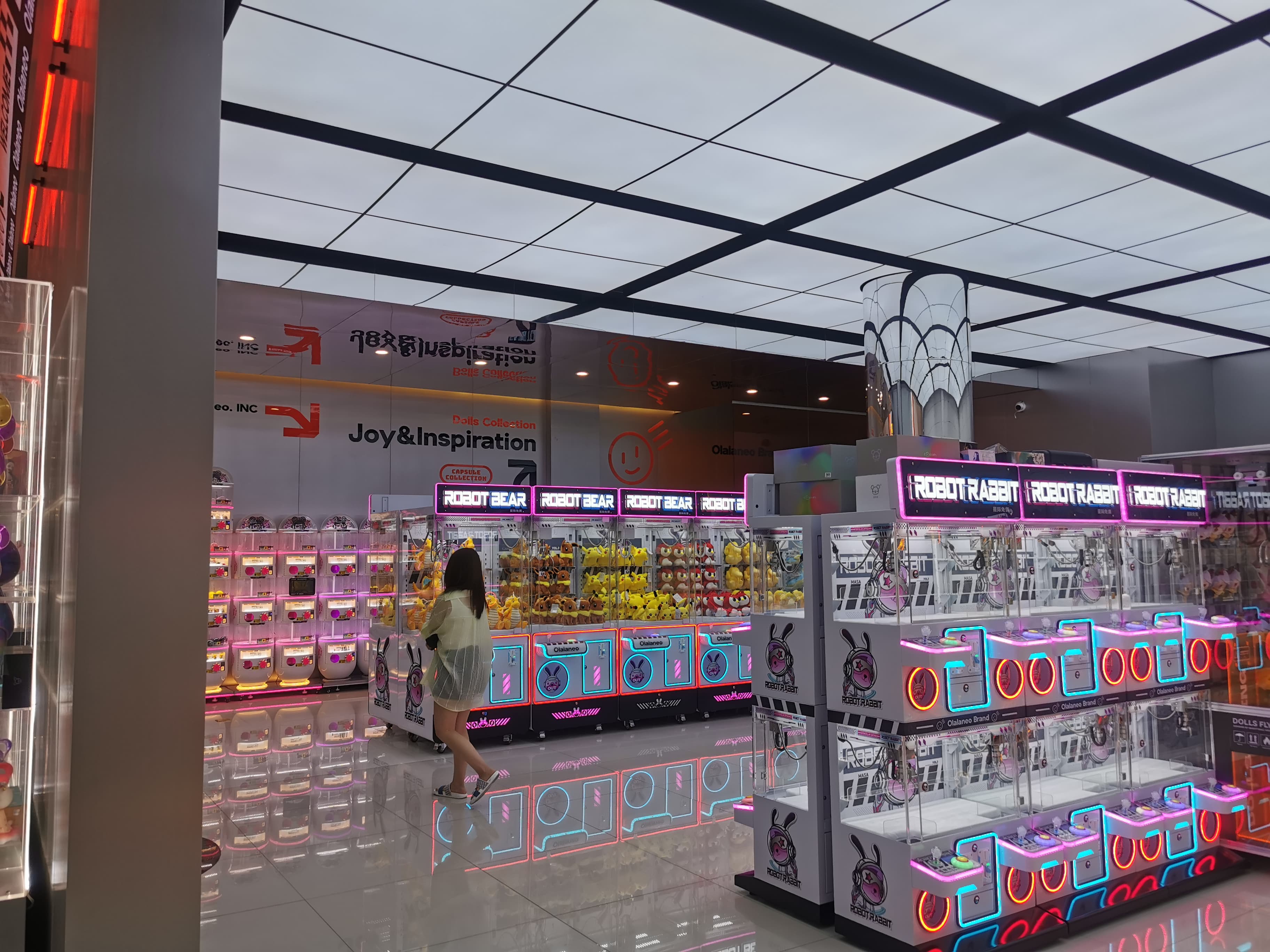 INTERSTELLAR RABBIT 2 Claw Machine: Fun & Durable Toy Claw Machine for Arcades, Malls & Events