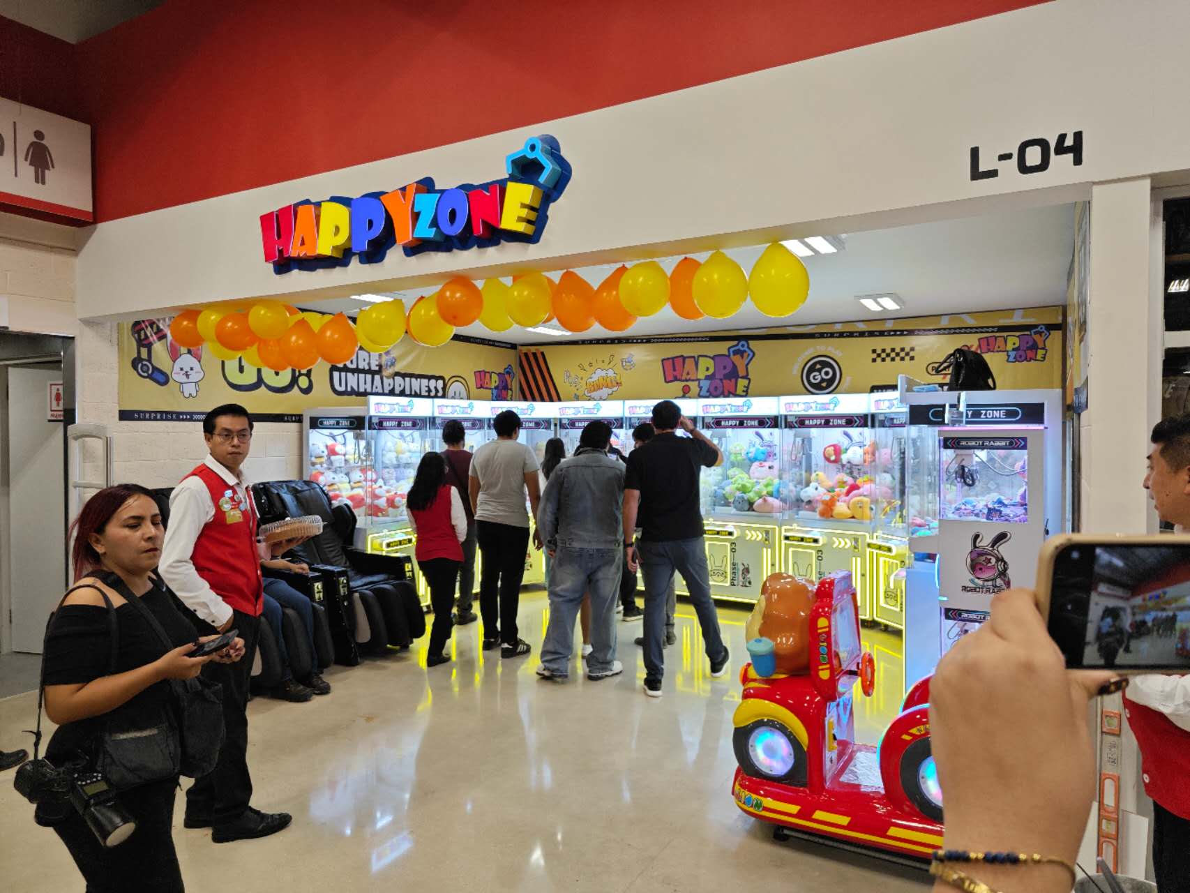 HAPPYZONE Claw Machine Store Grand Opening in Mexico